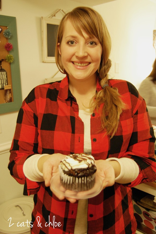 2 cats & chloe: gluten free cupcake