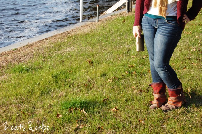 2 cats & chloe: Loving my new mukluks 
