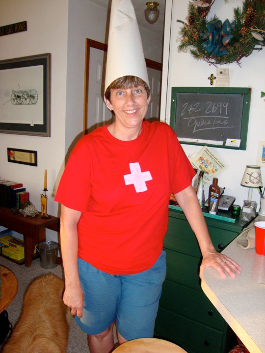 2 cats & chloe: DIY gnome costume