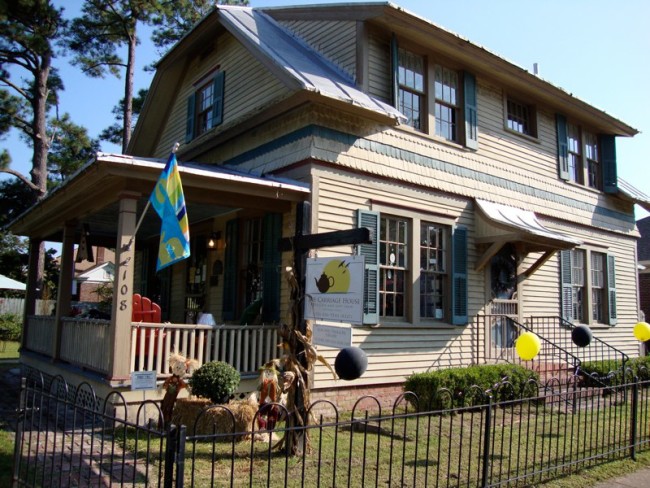 2 cats & chloe: The Carriage House Tea Cafe